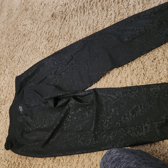 Calvin Kline black athletic performance joggers size medium camo design - Picture 7 of 10